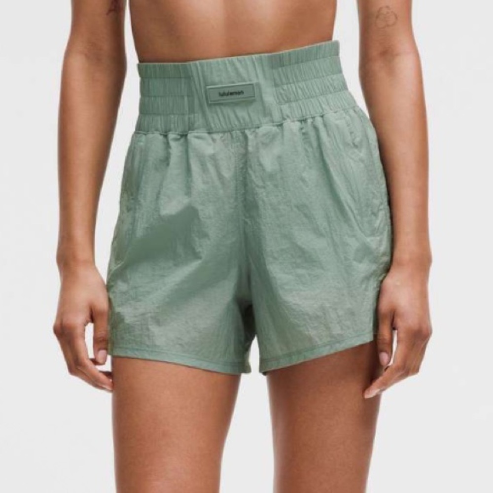 lululemon athletica Green Athletic Shorts‎ Lightweight Design